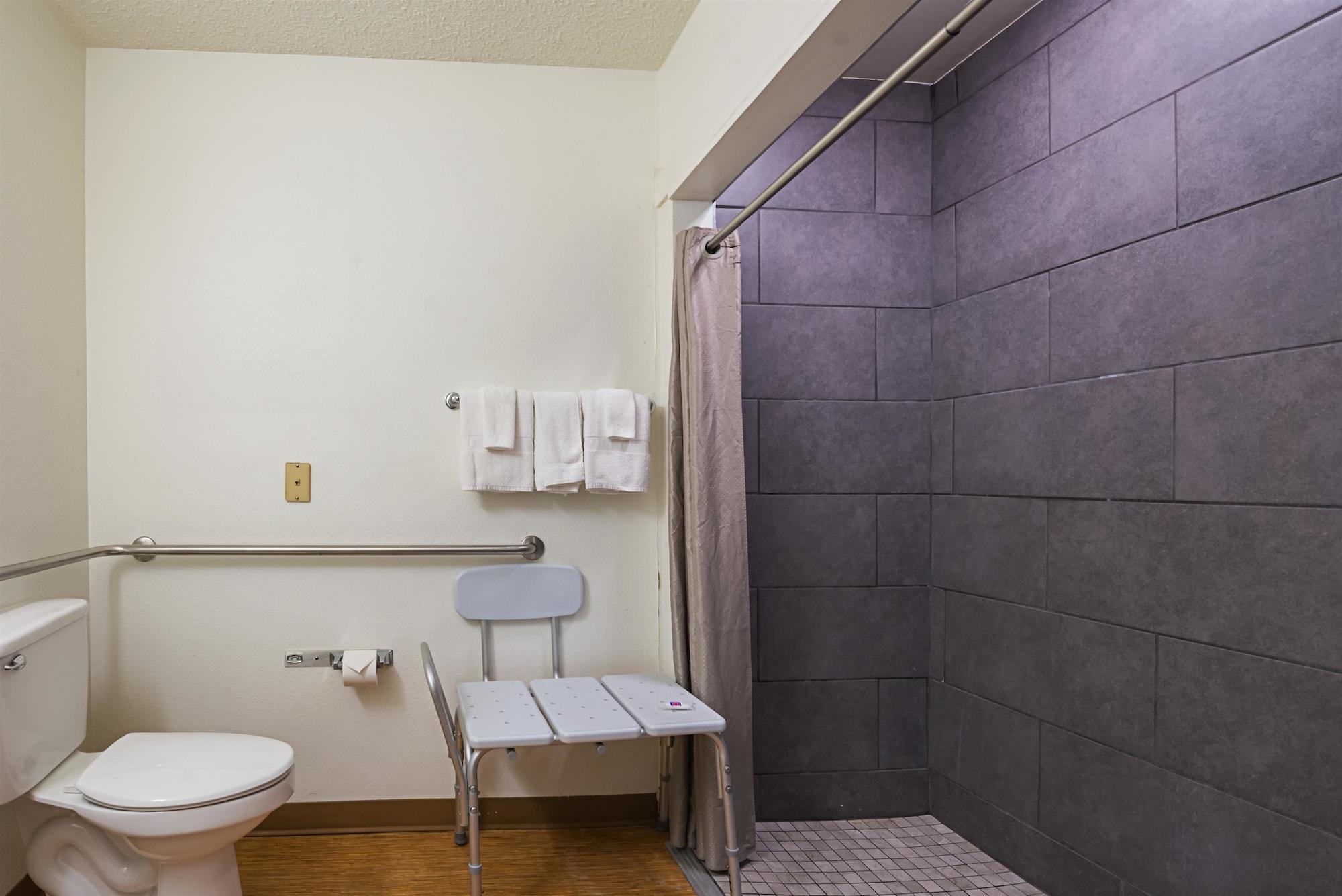 Motel 6 Indianapolis Carmel Bagian luar foto