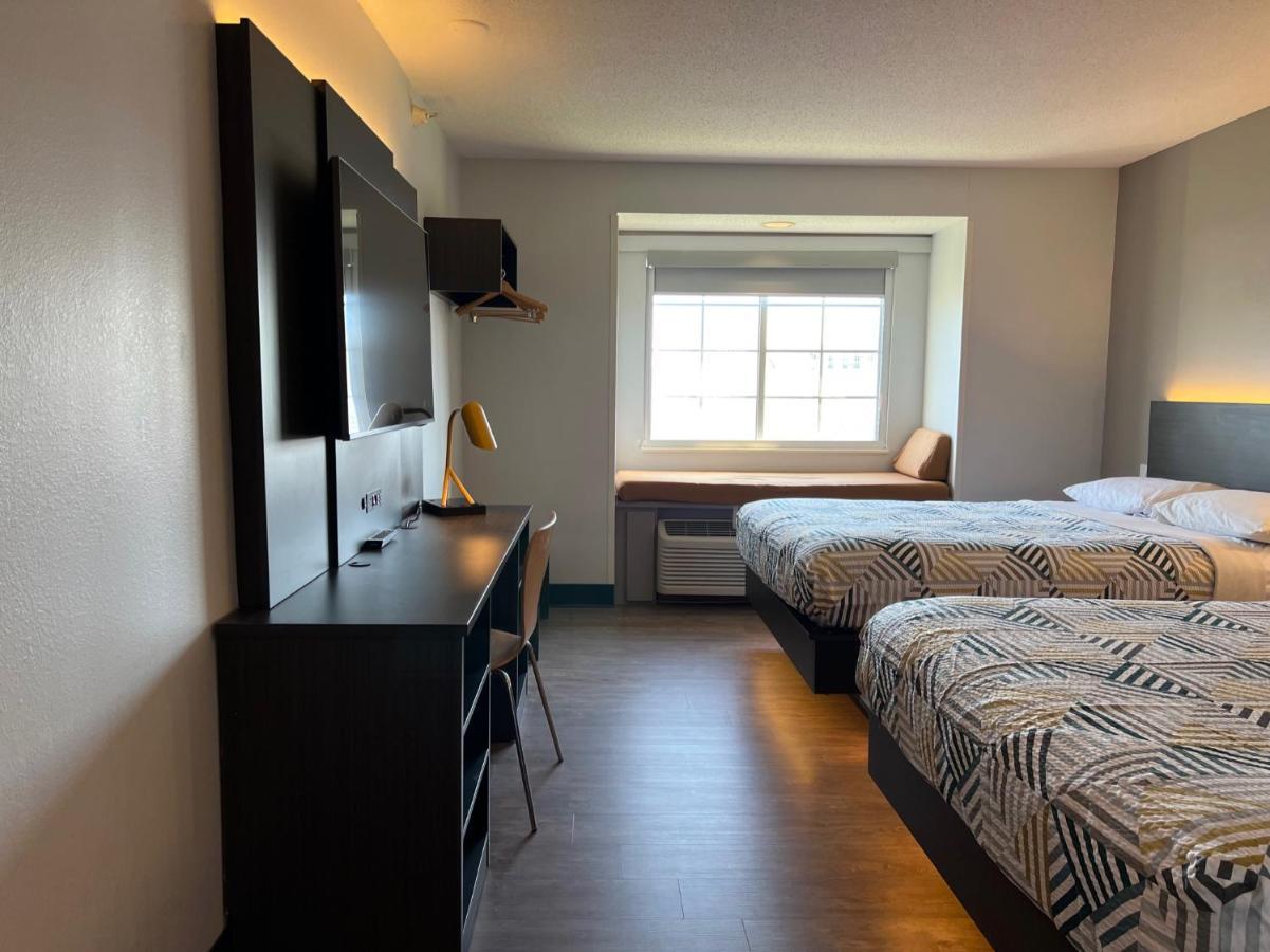 Motel 6 Indianapolis Carmel Bagian luar foto