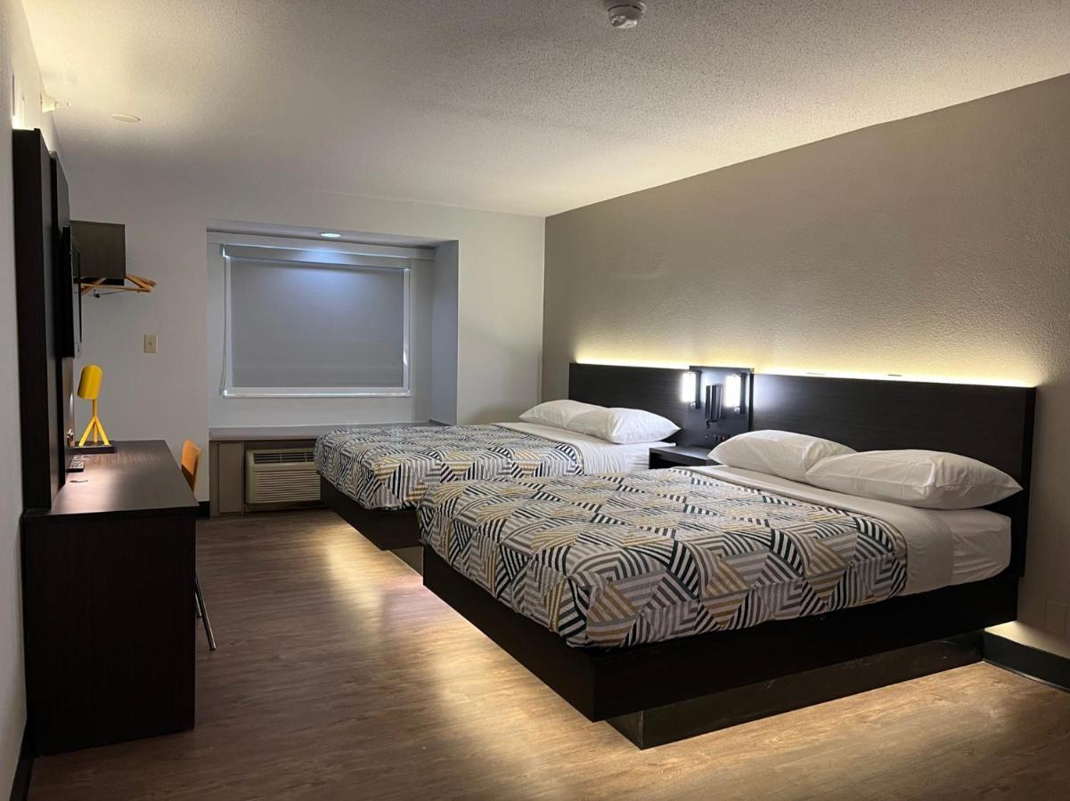Motel 6 Indianapolis Carmel Bagian luar foto