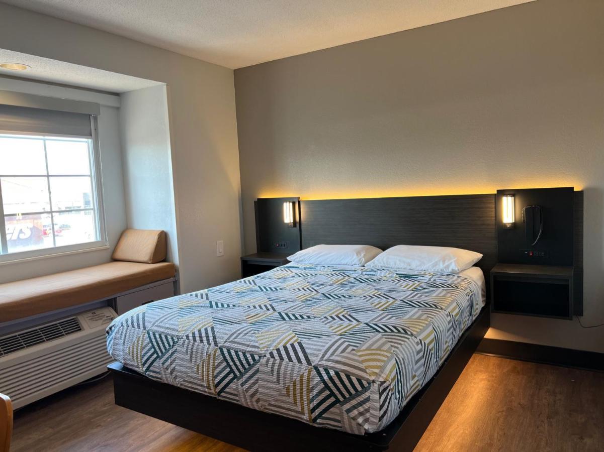 Motel 6 Indianapolis Carmel Bagian luar foto