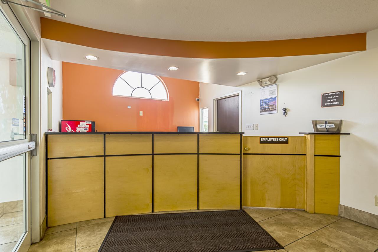 Motel 6 Indianapolis Carmel Bagian luar foto