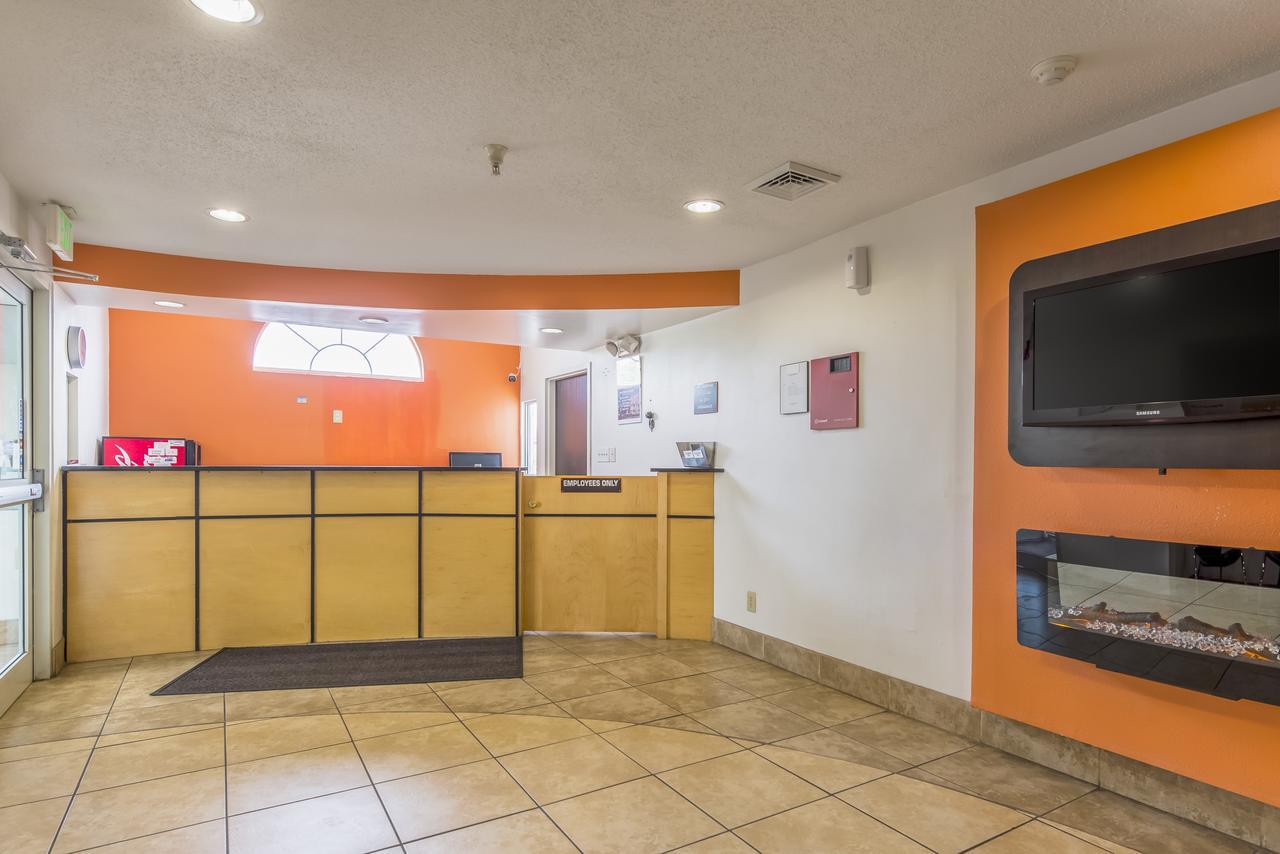 Motel 6 Indianapolis Carmel Bagian luar foto