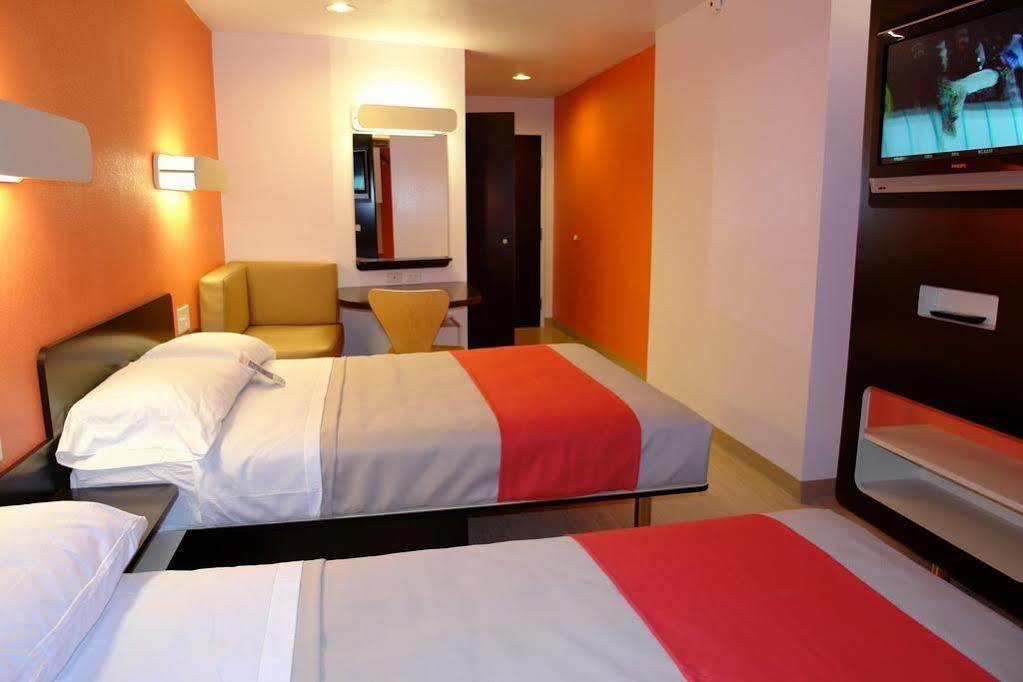 Motel 6 Indianapolis Carmel Bagian luar foto